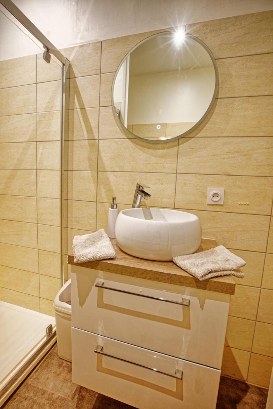 La Casita - Studio Confort Avec Parking Prive - Lit Douillet - Centre Uzes, Pont Du Gard 외부 사진